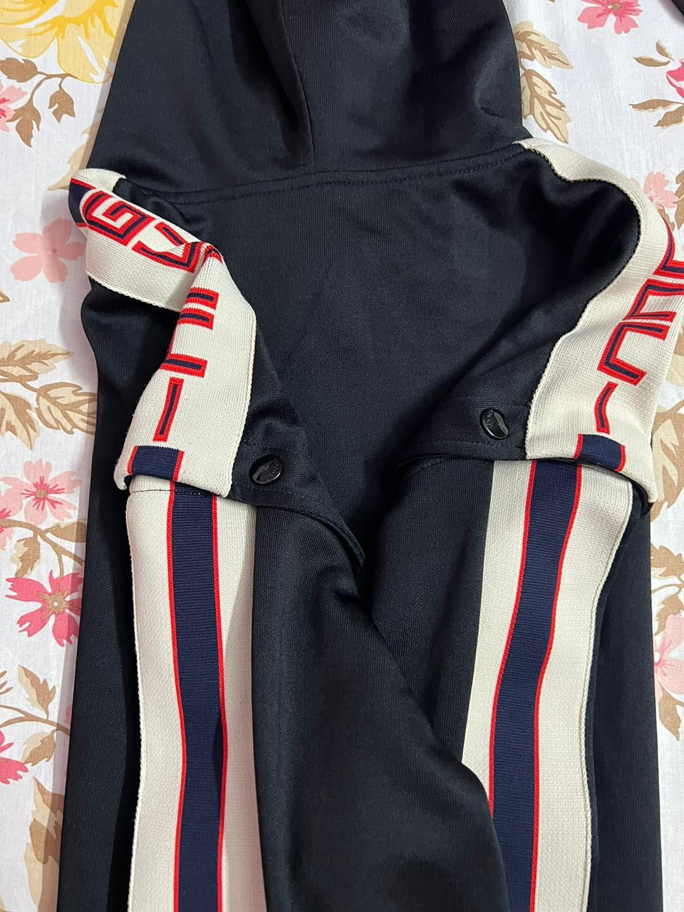 Gucci Detachable Sleeves Sweatshirt