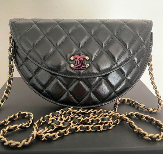 Chanel WOC
